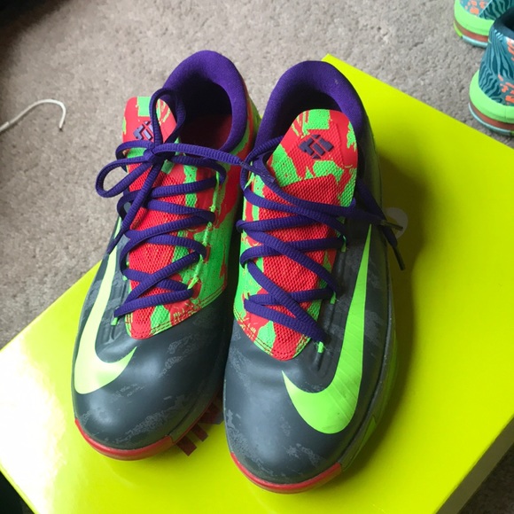kd tennis shoes